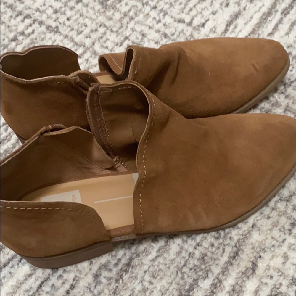 Brand new camel suede bootie DV